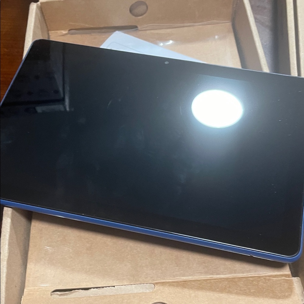 Amazon blue tablet - Picture 5 of 5